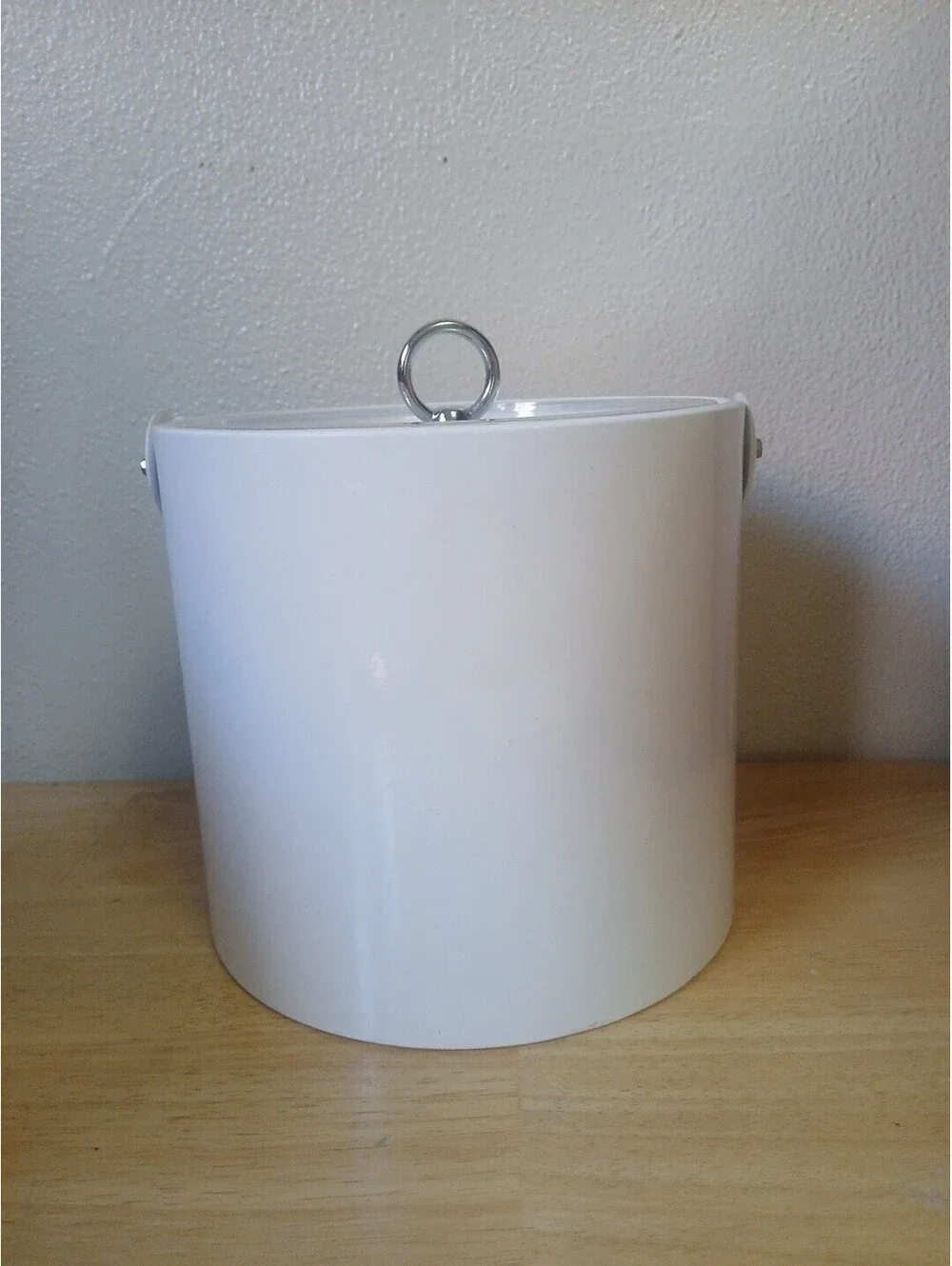 Vintage GEORGES BRIARD White Vinyl Ice Bucket Lucite Cube Knob on Lid Any Decor!
